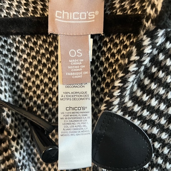 - Chico’s Soft Knitted Hooded Cape with front closure - Picture 2 of 4